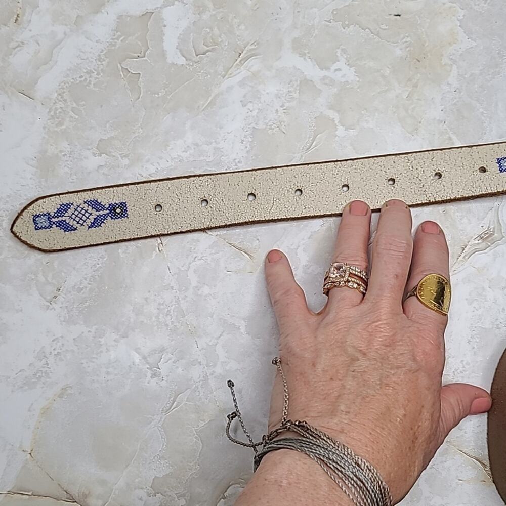 Unique cross stitch leather belt - Picture 4 of 7